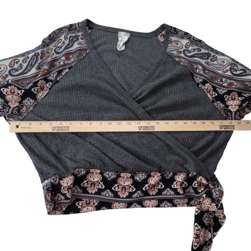 Blu Pepper Faux Wrap Pullover Shirt Medium Long Sleeves Paisley - Picture 6 of 9